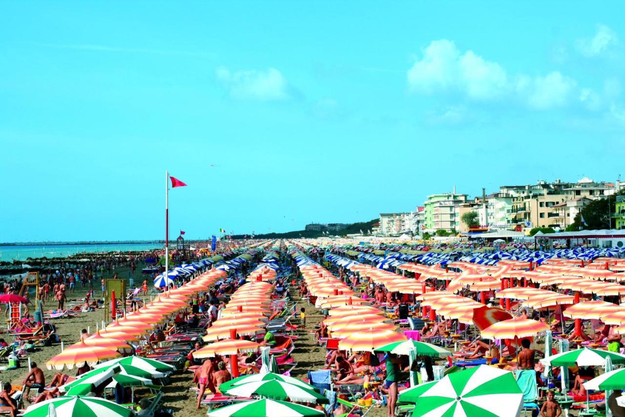 Ca' Mira Apartments Caorle Exterior foto